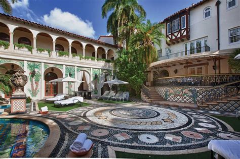 versace mansion selling price|where did gianni Versace live.